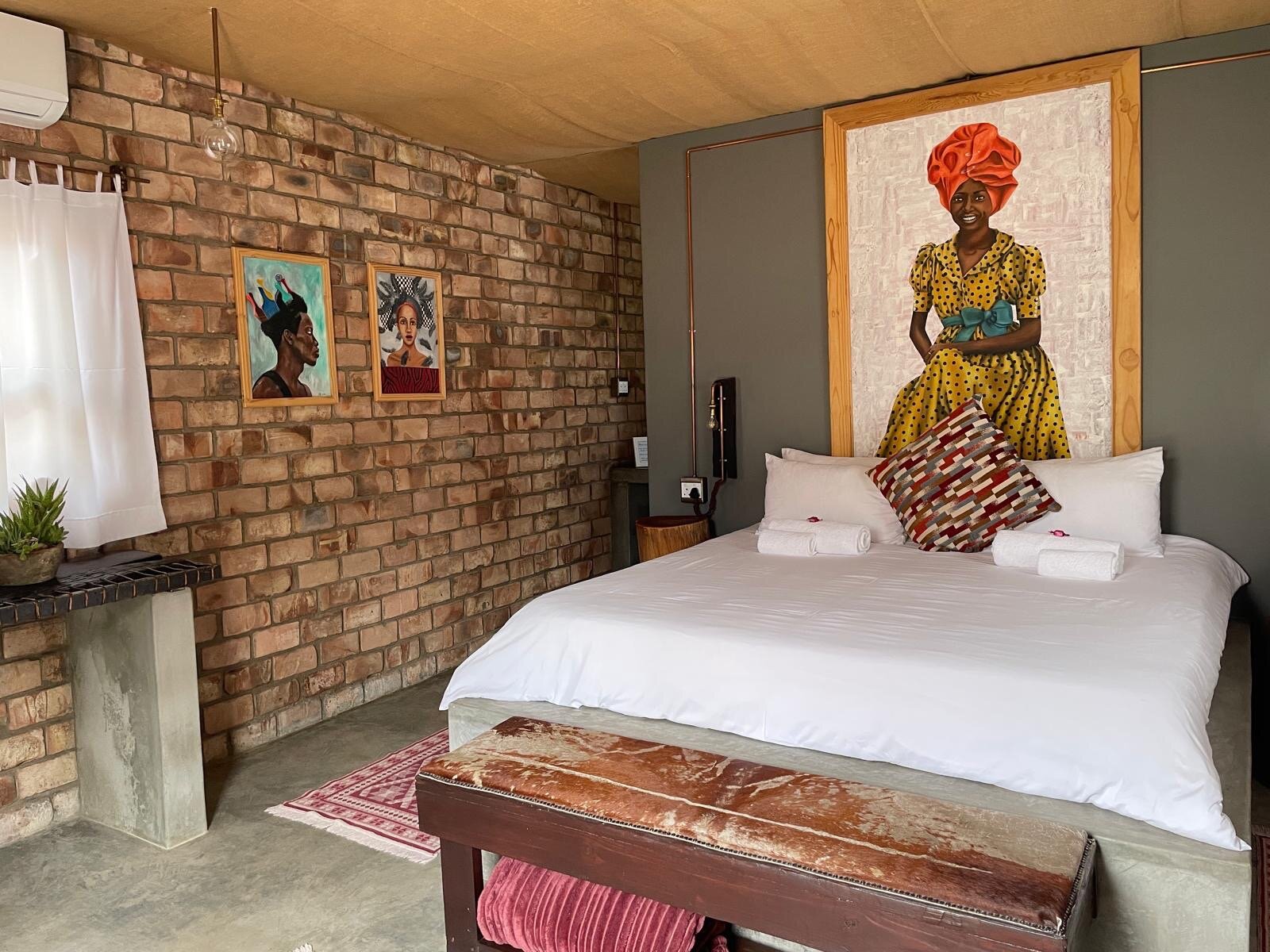 The Desert House-官方