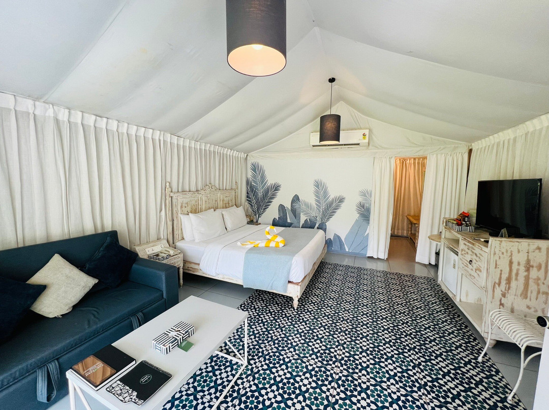 The Fern Seaside Luxurious Tent Resort Daman主图