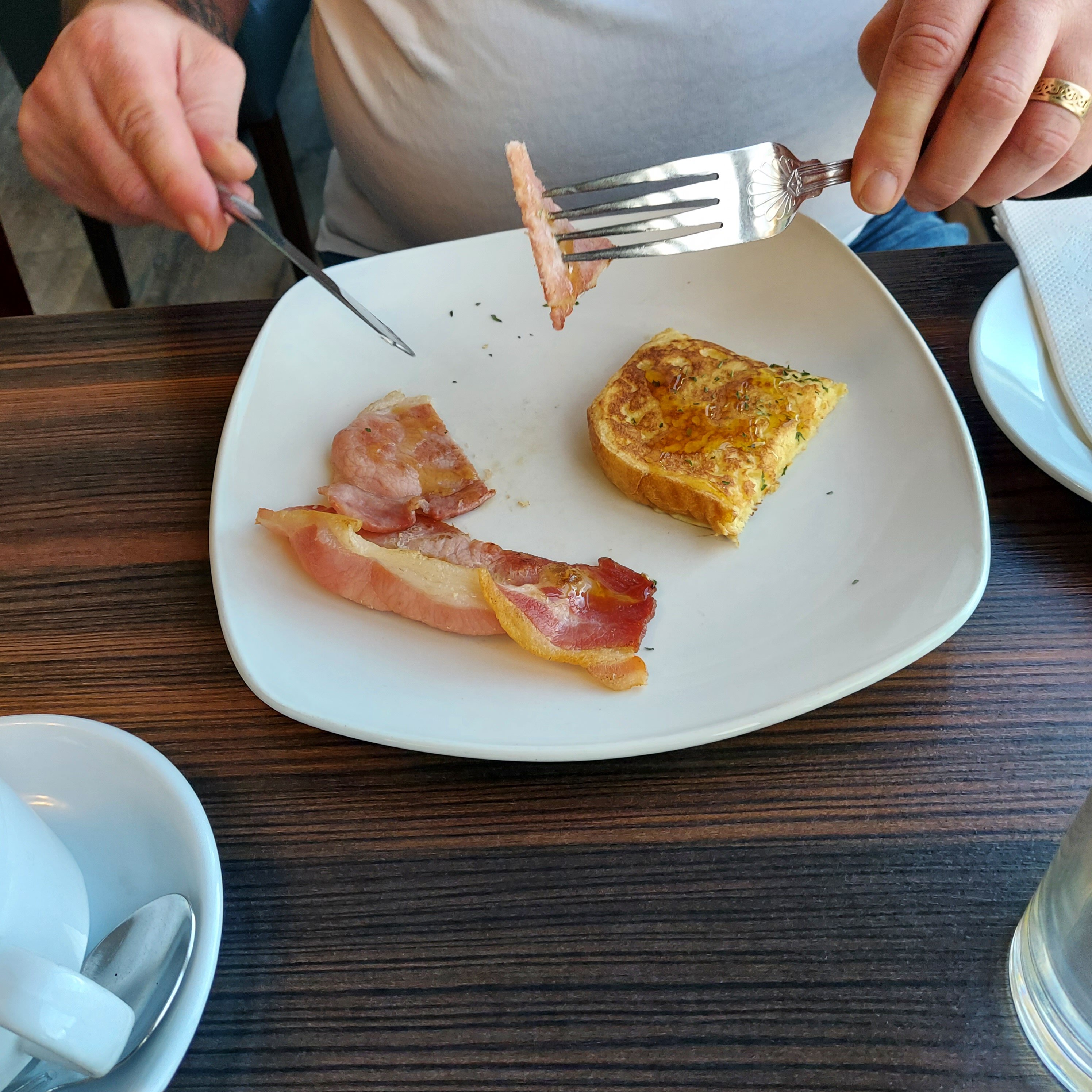 卡伦海湾酒店-官方