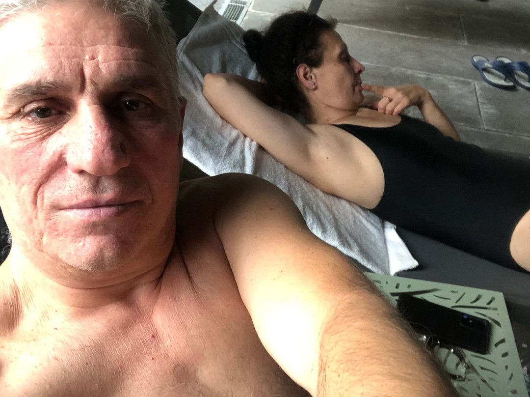 翁弗勒尔基里亚德酒店主图