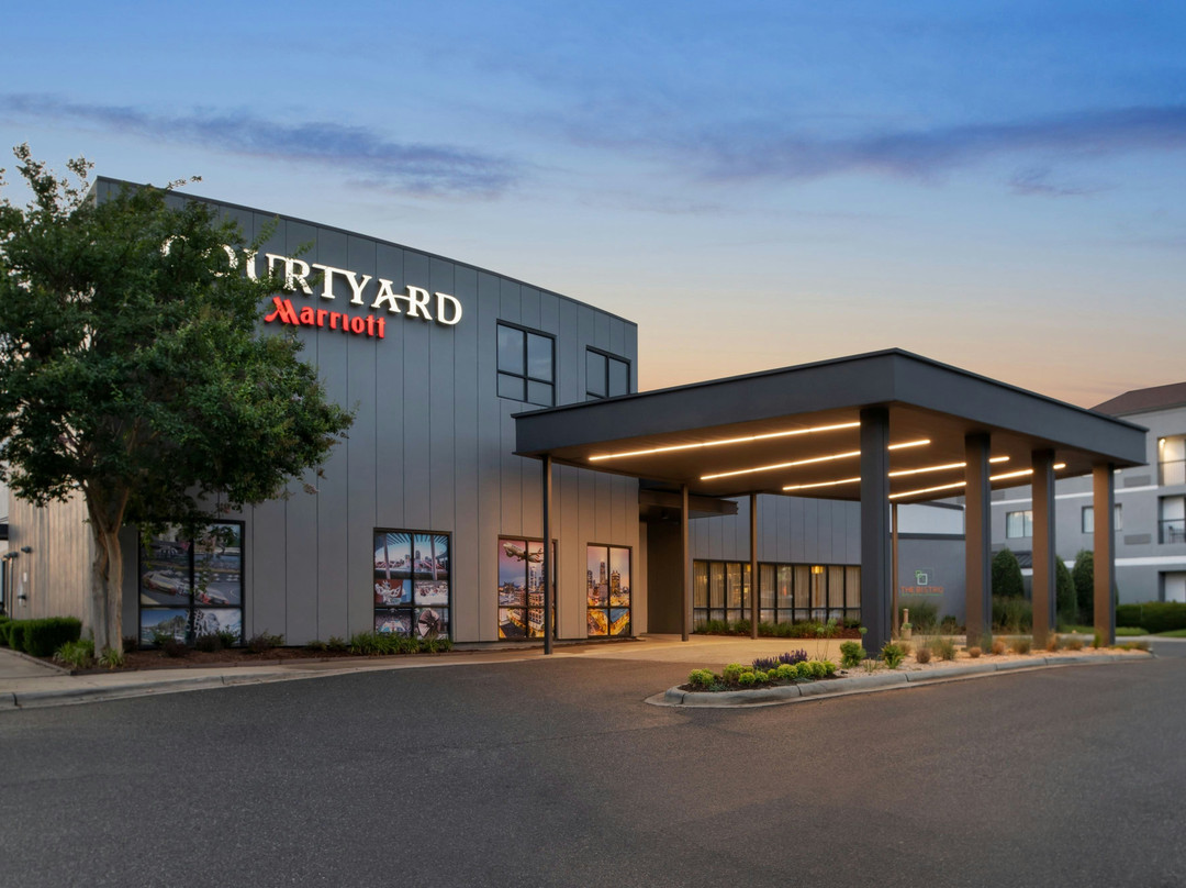 Mount Holly酒店住宿-Courtyard by Marriott Charlotte Airport North