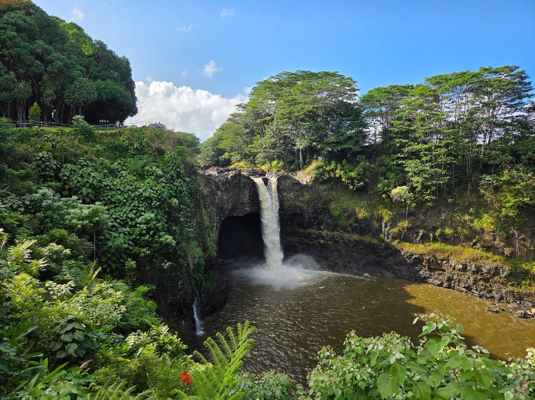 彩虹瀑布-希洛必去景点