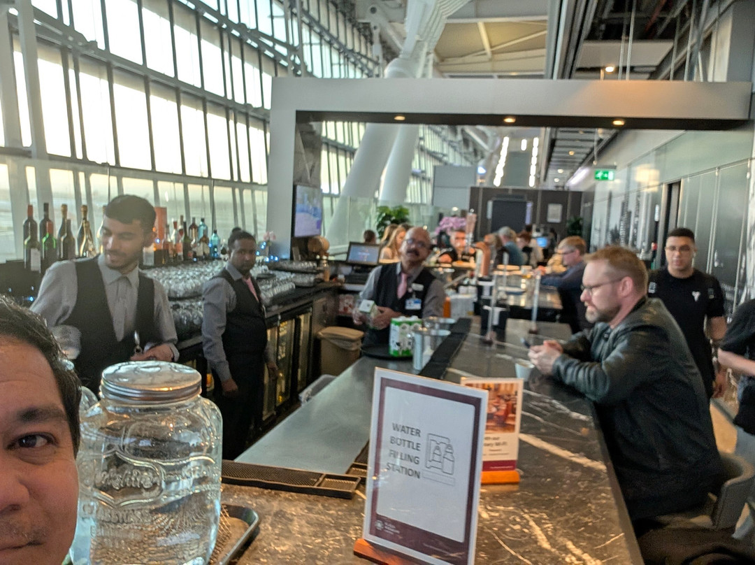 Plaza Premium Lounge Heathrow T5 Departures-伦敦必去景点