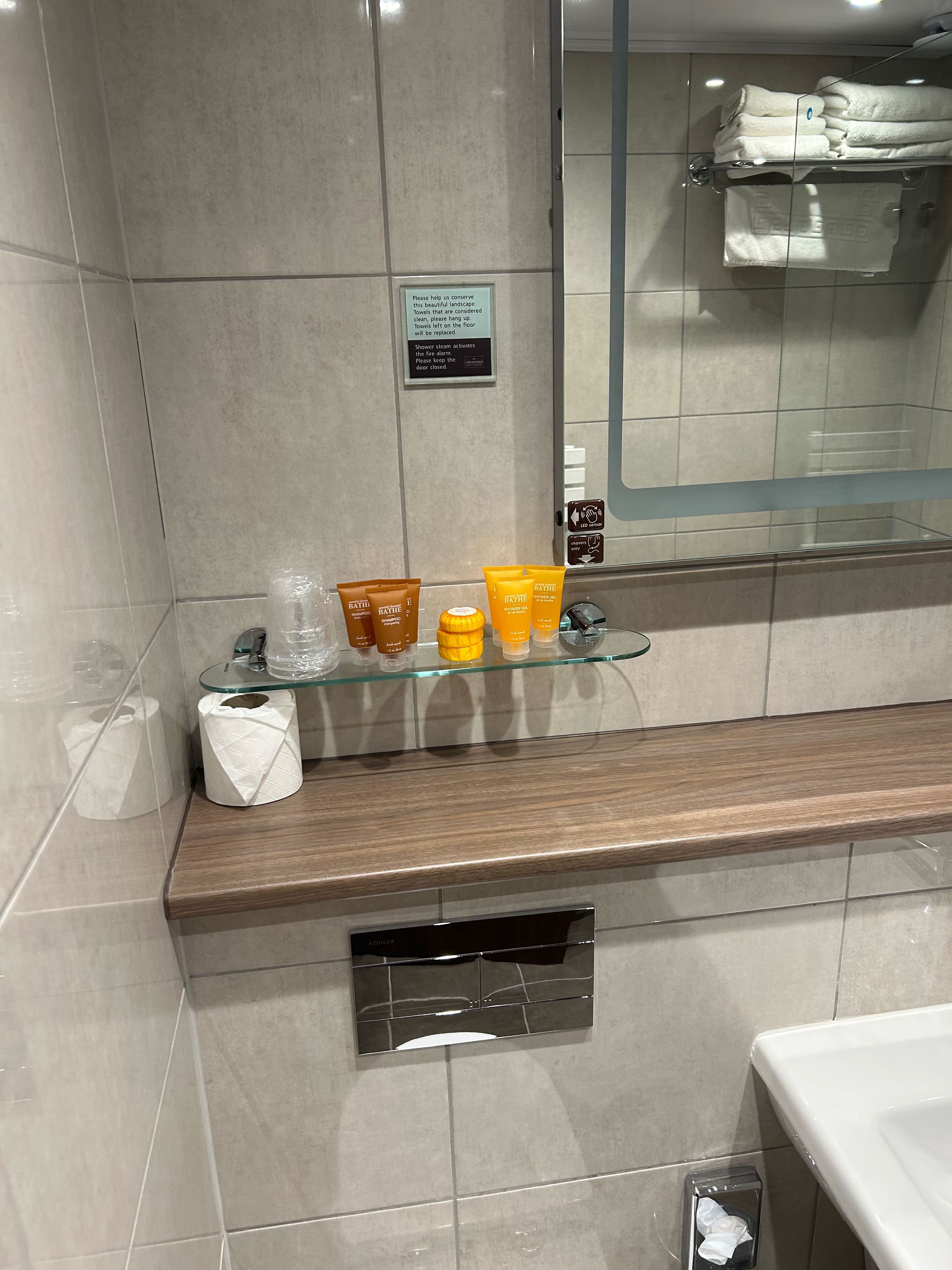 克鲁亚川酒店-浴室