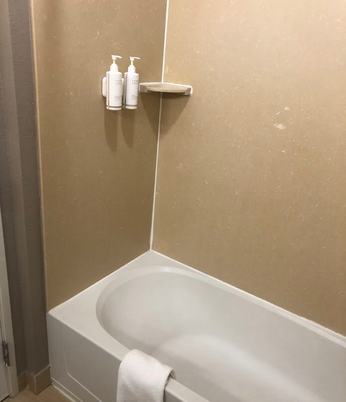 好时巧克力大道温德姆速 8 酒店主图