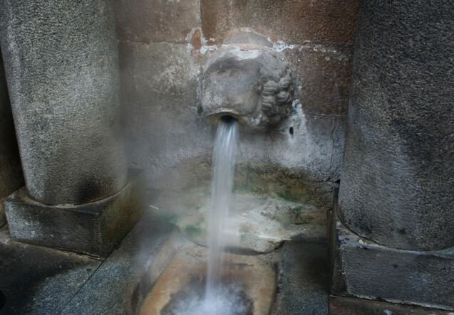 Fuente del Leon-Caldes de Montbui必去景点