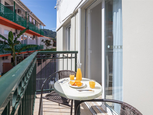 Bella Vista Hotel & Studios主图