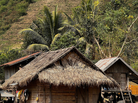 Discovering Laos-琅南塔必去景点