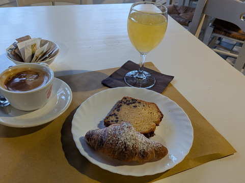 德拉威乐酒店主图