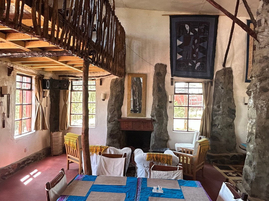 Ngari Hill Ecolodge主图