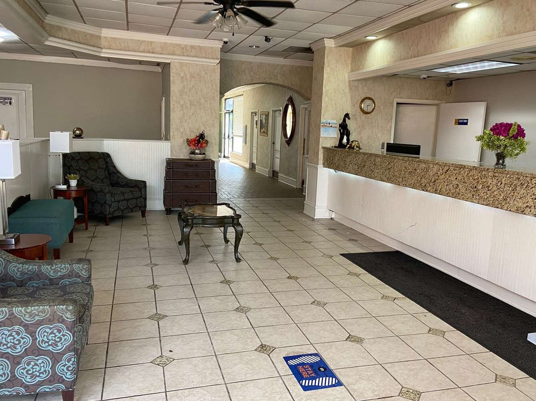 Days Inn by Wyndham Ozark