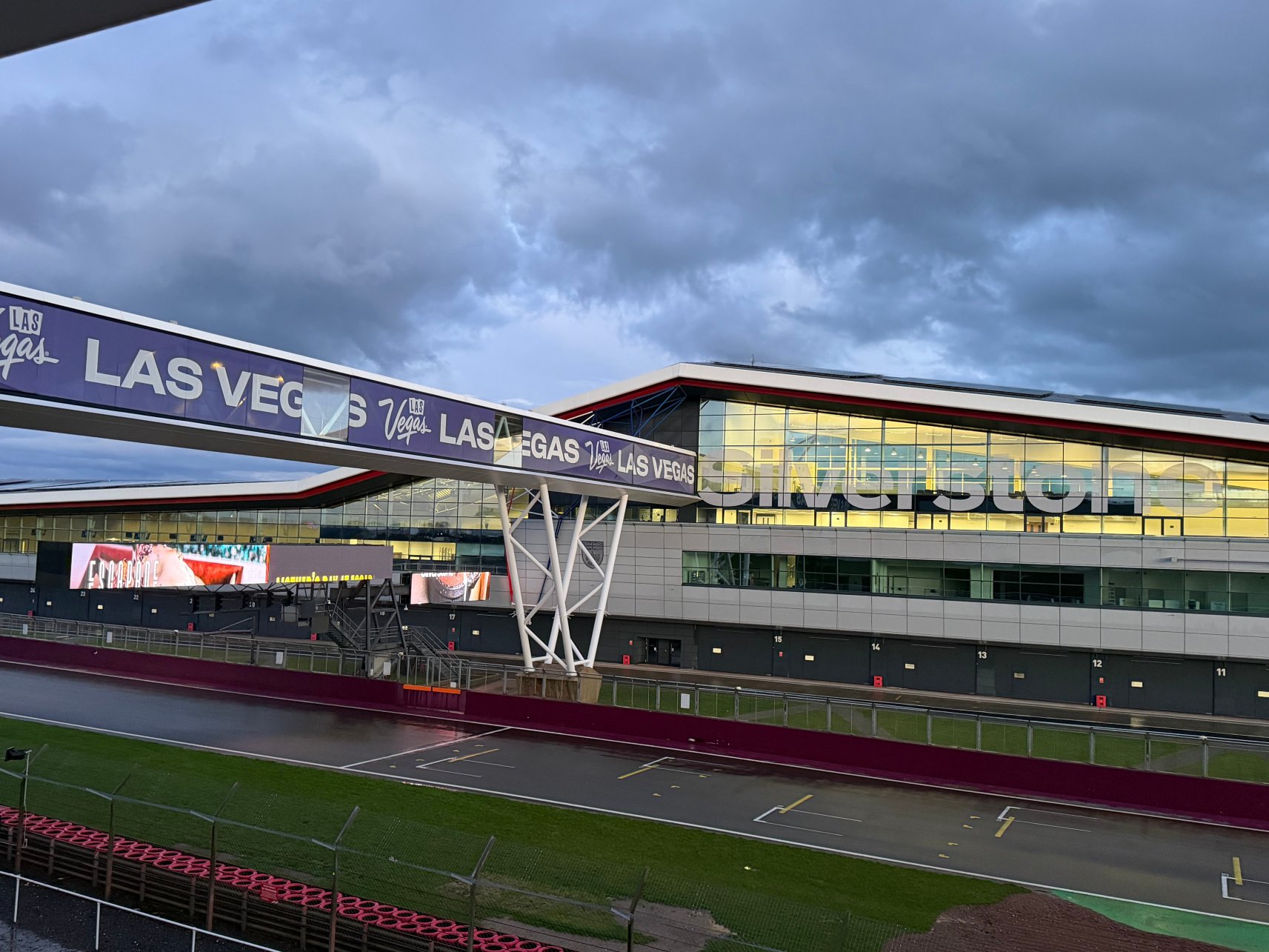 银石希尔顿花园酒店-官方