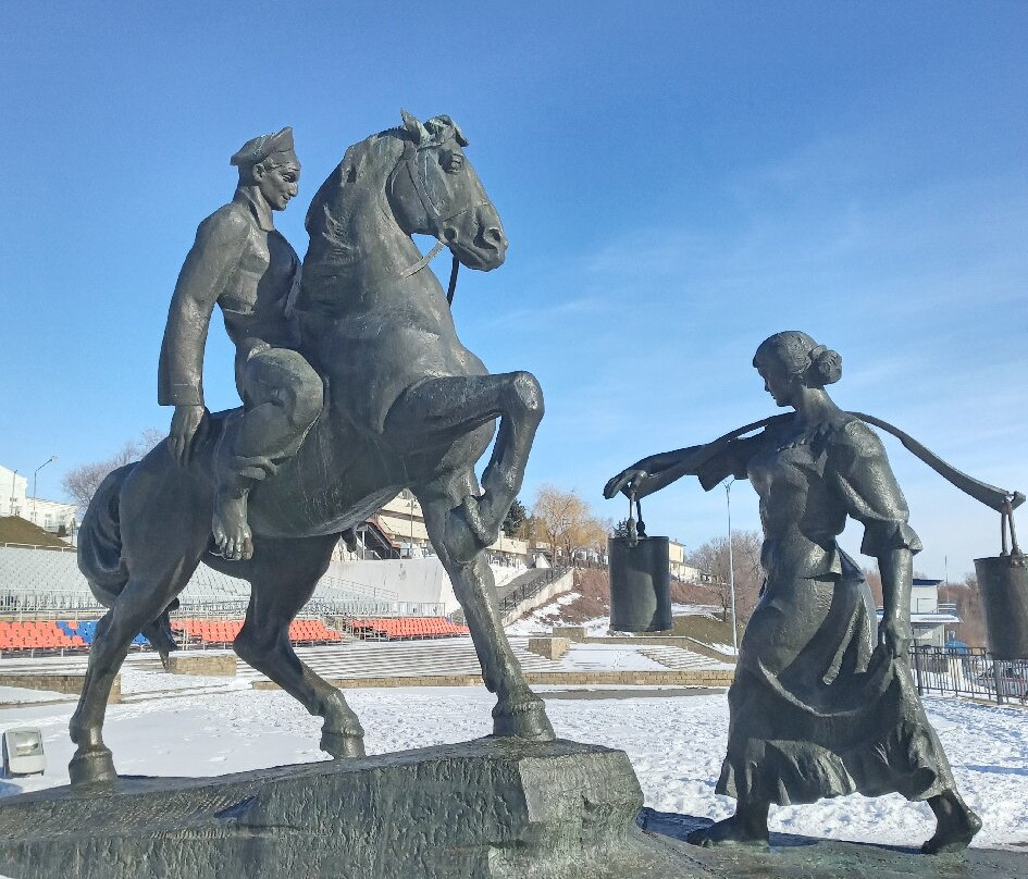 Grigoriy i Aksinya Sculptural Composition-Veshenskaya必去景点