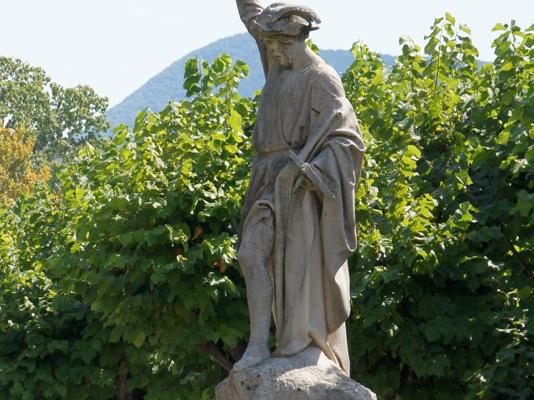 William Tell Statue (Statua di Guglielmo Tell)-卢加诺必去景点