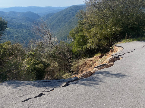 Neda Waterfalls-Stomio必去景点