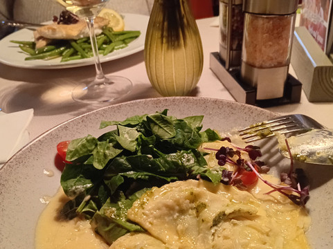 伽斯特苏微本拉姆酒店主图