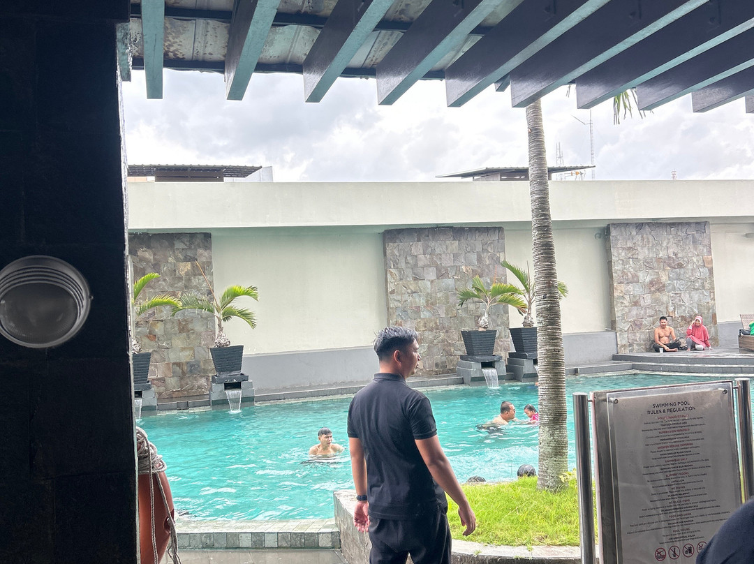 巴邻旁阿里亚酒店主图