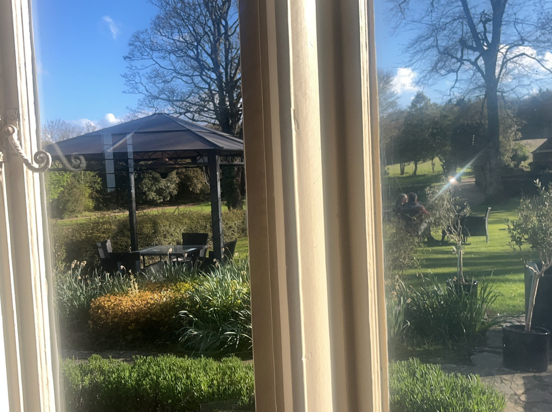 黛斯乡村酒店主图