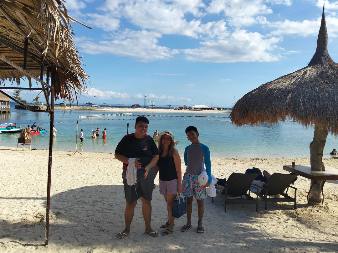 蓝水马里巴哥海滩度假村主图