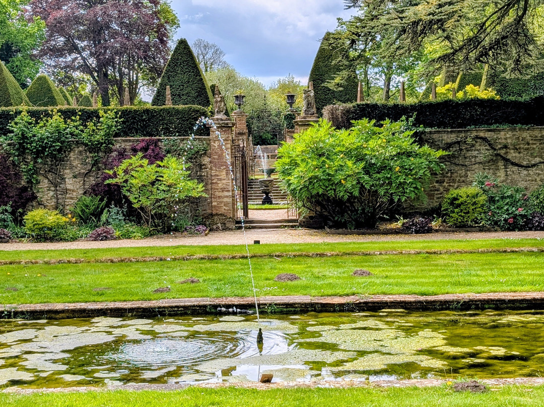 Athelhampton House and Gardens-多切斯特必去景点