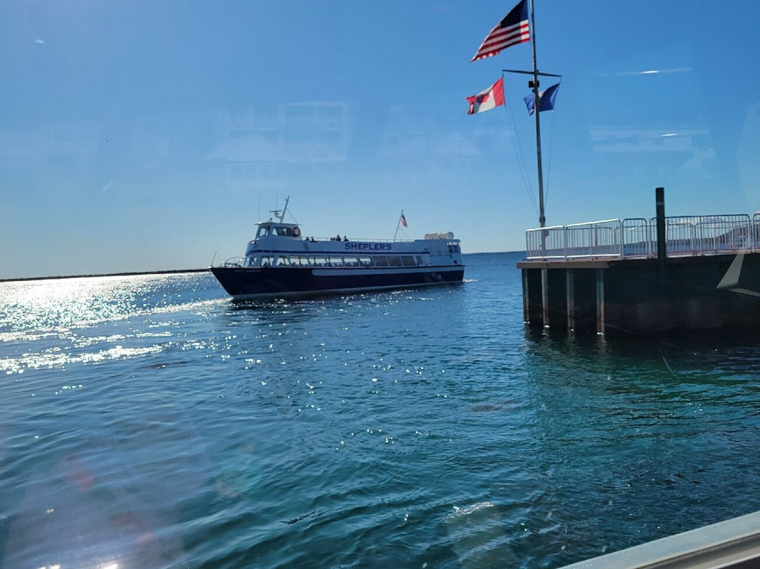 Shepler's Mackinac Island Ferry-圣伊尼亚斯必去景点