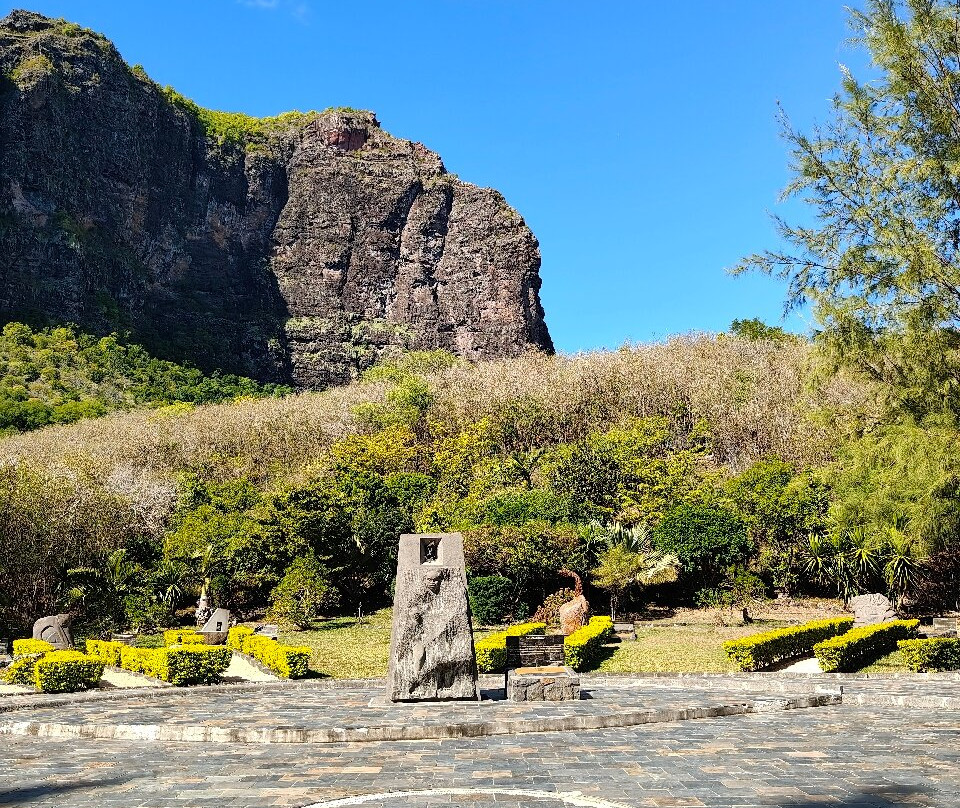 International Slave Route Monument-莫纳山必去景点