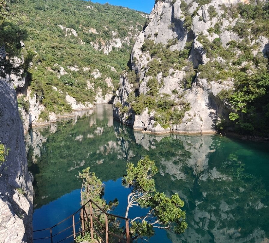 Sentier Du Garde Canal-Quinson必去景点