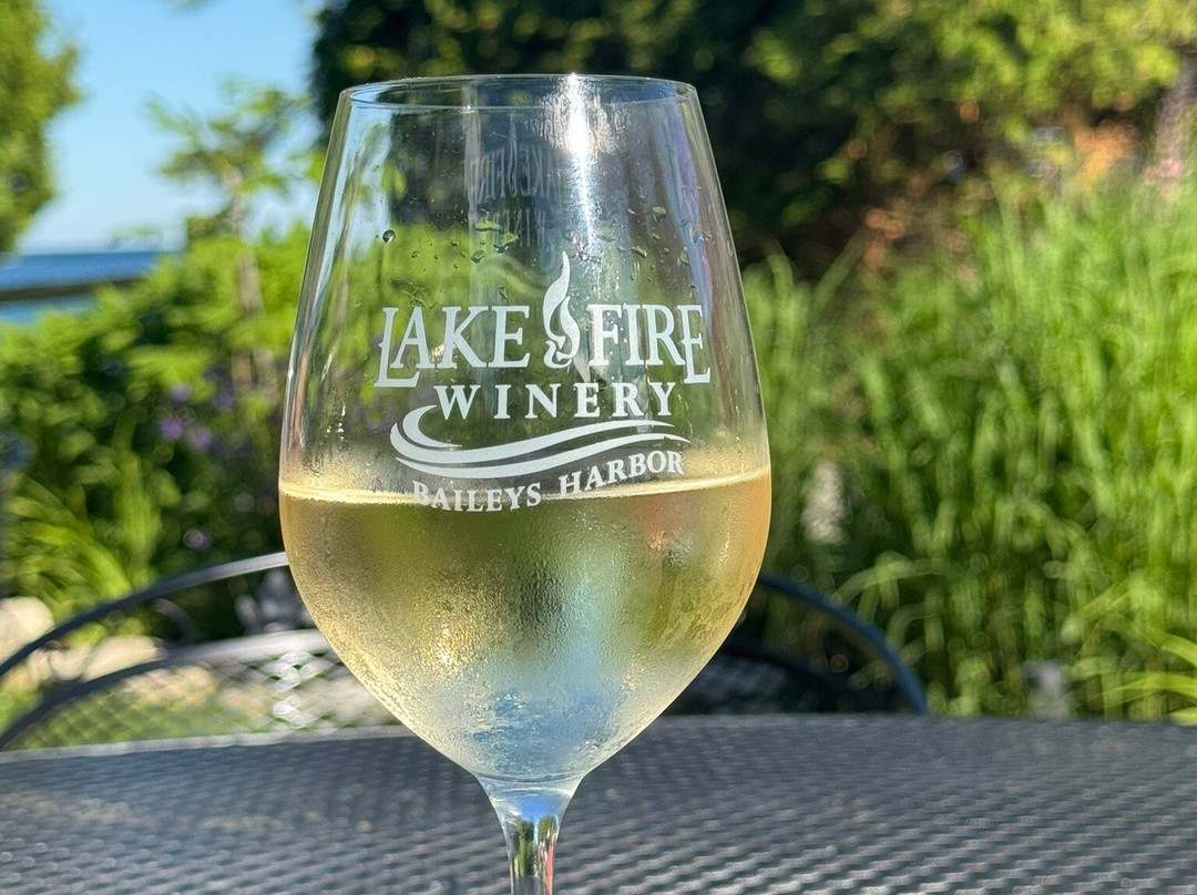 Lake Fire Winery-Baileys Harbor必去景点