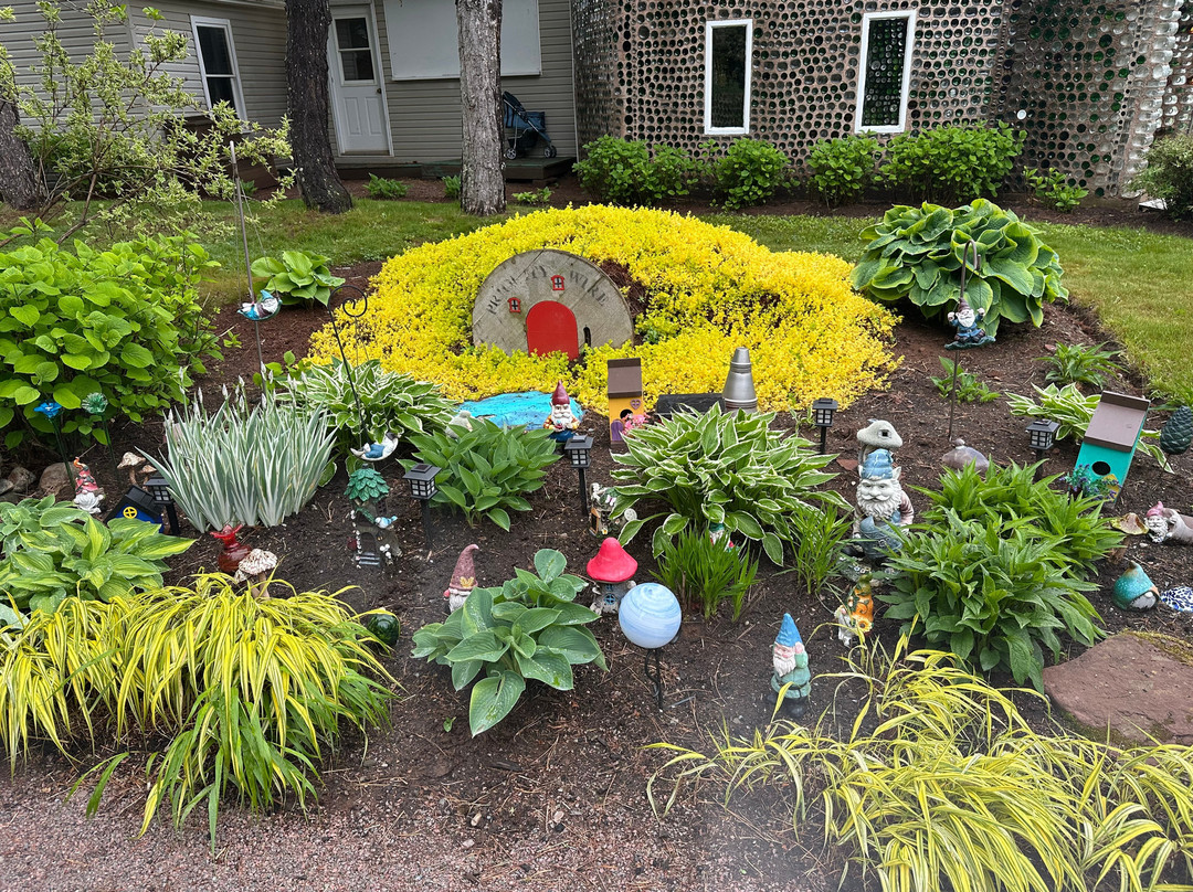 The Bottle Houses-Cape Egmont必去景点