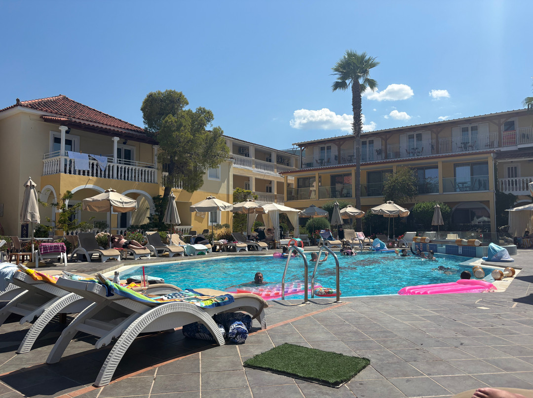 Panorama Studios Apartments主图