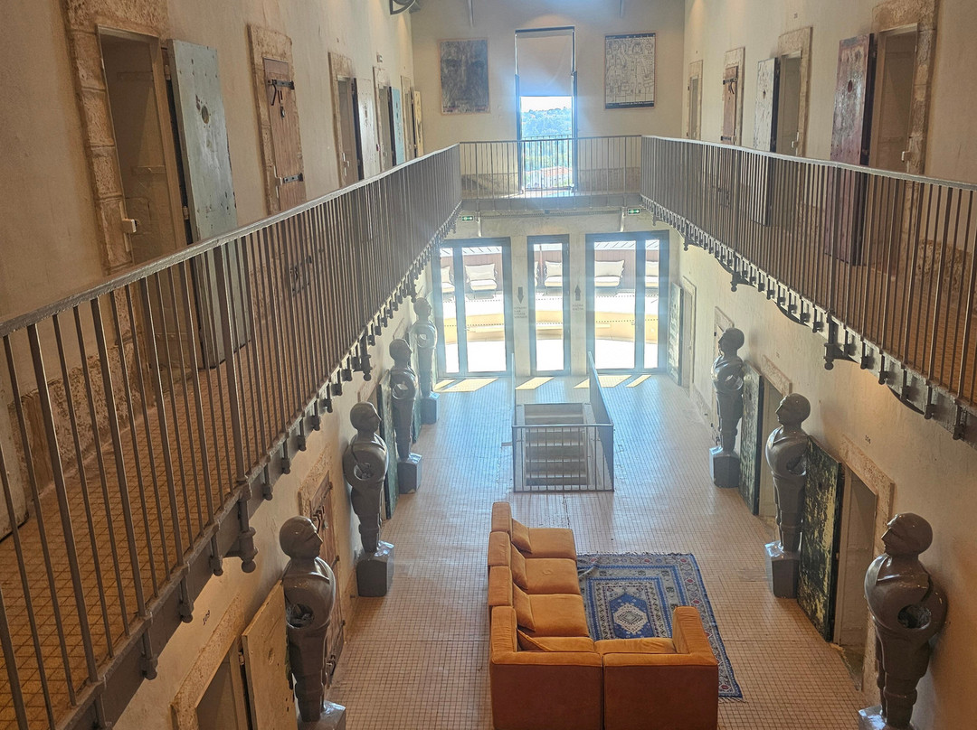Prison 酒店主图