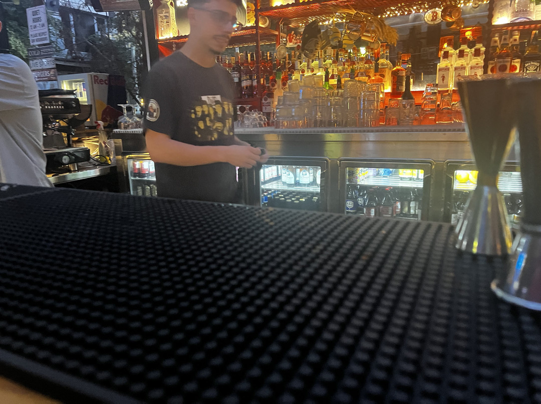 Duff Sports Bar-地拉那必去景点