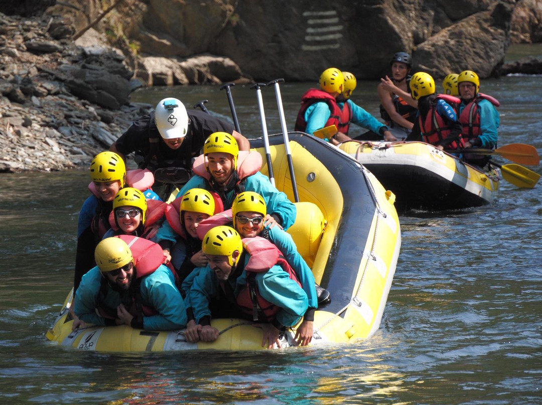 Rafting Sort Rubber River-Sort必去景点