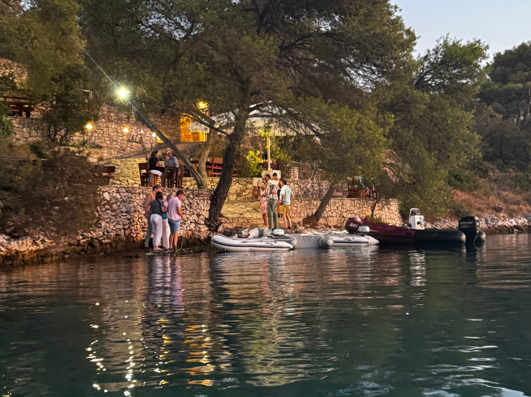 Crew Catamaran Falco Croatia-杜基拉必去景点