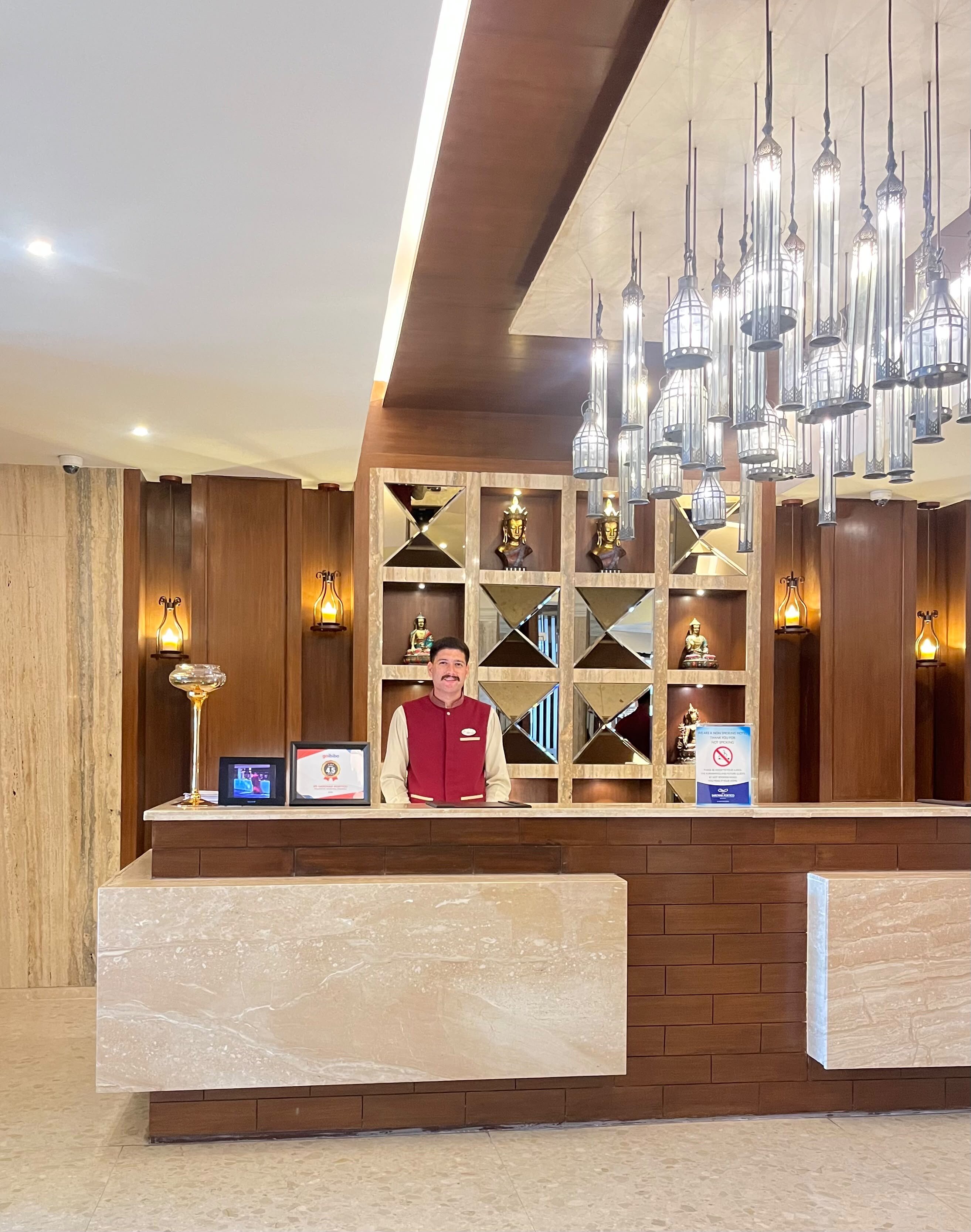 帕拉姆普尔 RS 萨洛瓦门廊酒店-旅行者