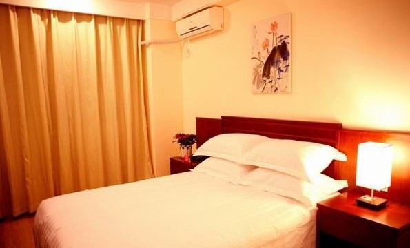 秋林酒店(西安建筑科技大学李家村地铁站店)-客卧