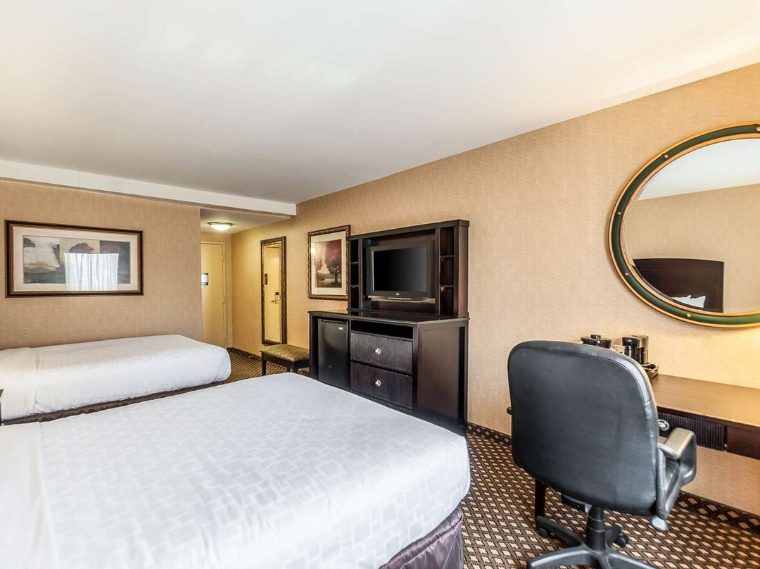 Clarion Hotel & Conference Center Leesburg主图