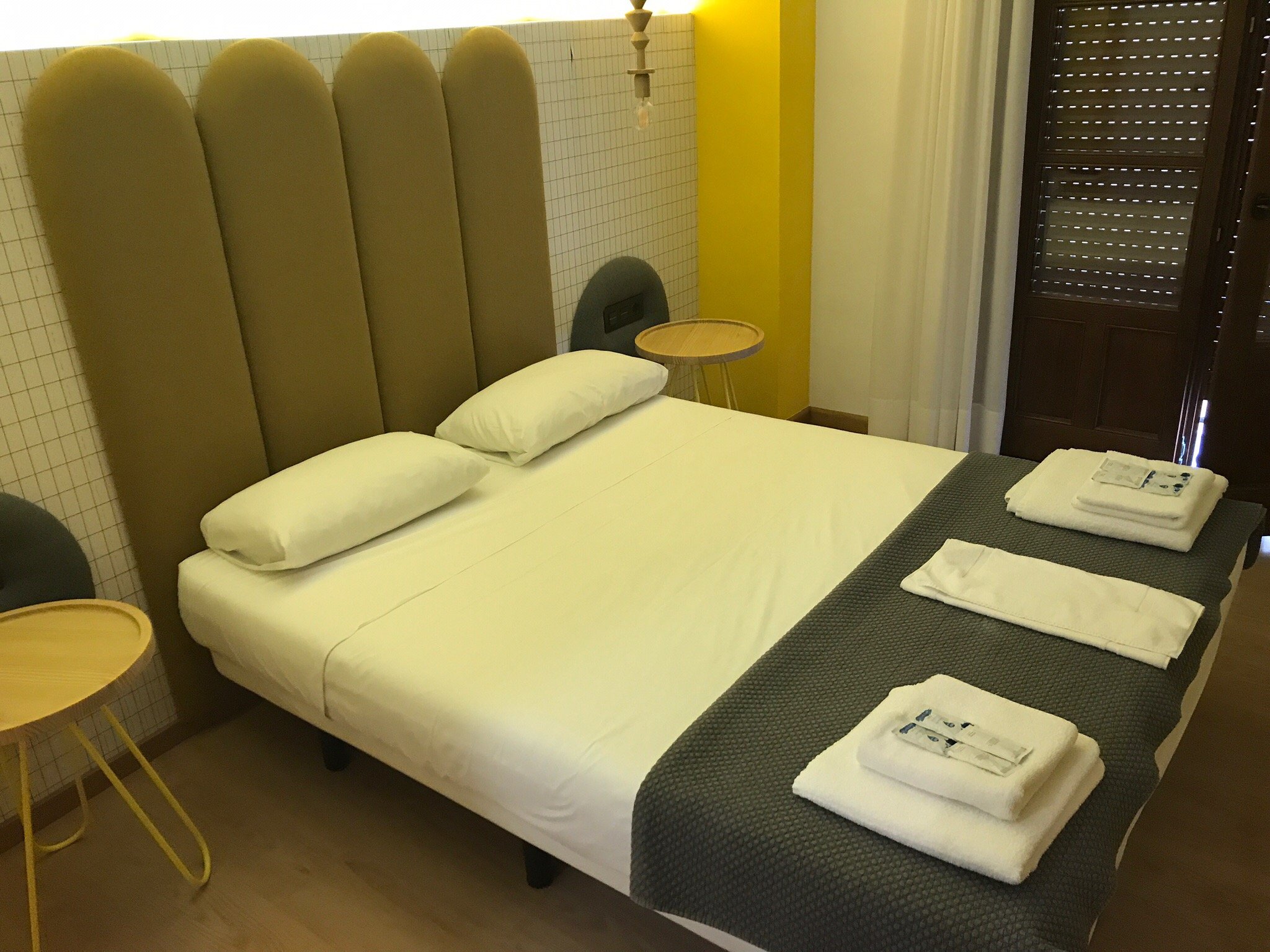 Hostal Bajo La Muralla-官方