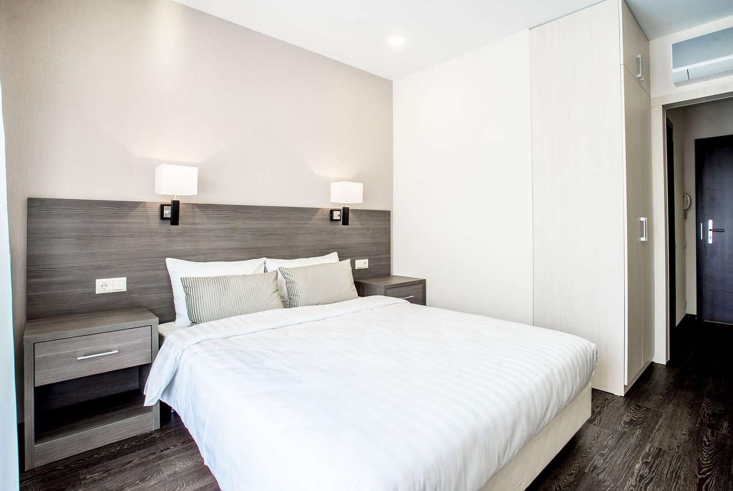 Ramada Hotel & Suites by Wyndham Novosibirsk Zhukovka-官方