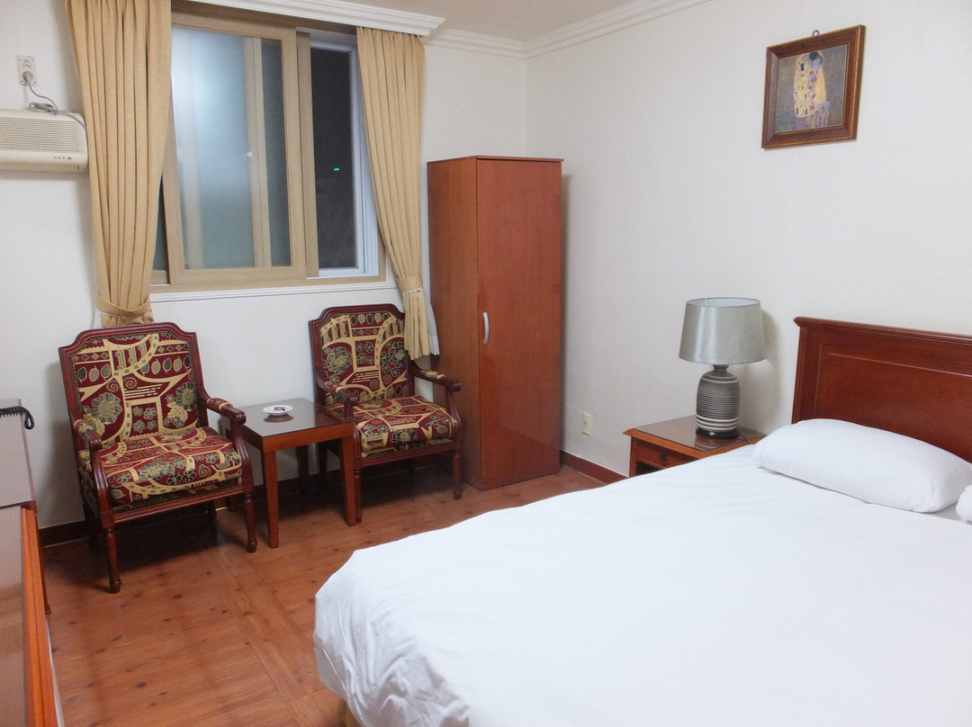 Chambord Tourist Hotel