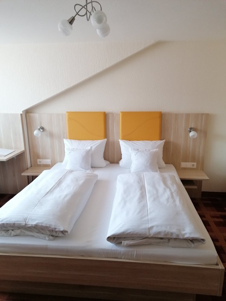 Hotel Zur Krone-官方