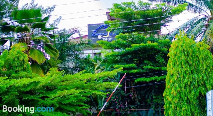 Sparrow Hotel & Tours