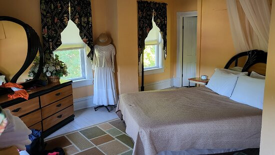 The Gingerbread House B and B主图