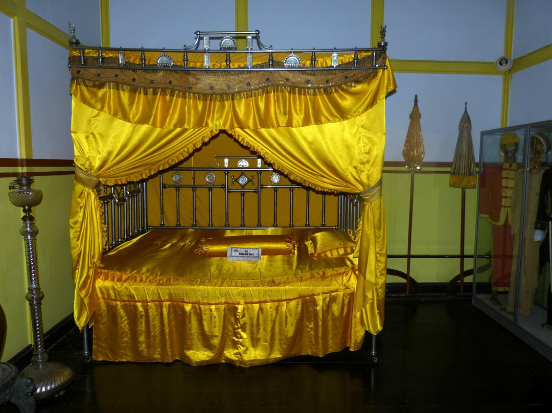 Sambas旅游景点-Palace of the Sultanate of Sambas Alwatzikhoebillah