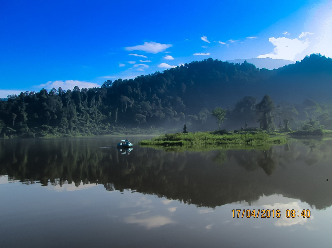 Situ Gunung Lake景点图片