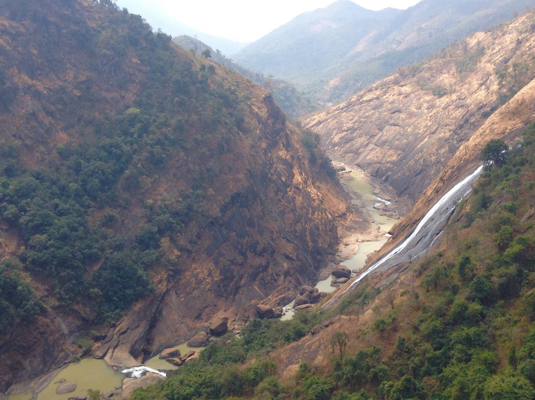 Rani Duduma Waterfalls景点图片