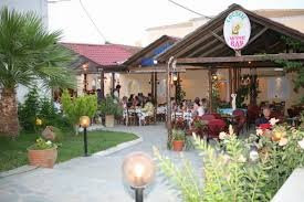 Vraganiotika餐馆和美食-Zorbas Taverna