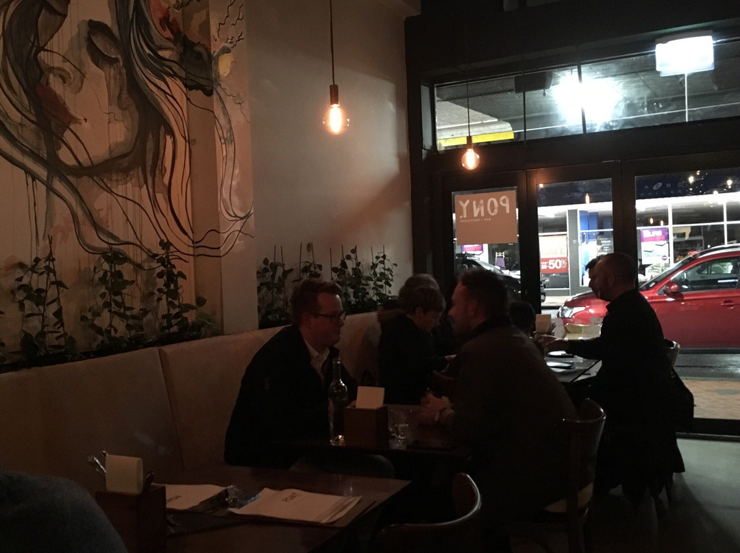 剑桥餐馆和美食-Pony Bar & Eatery