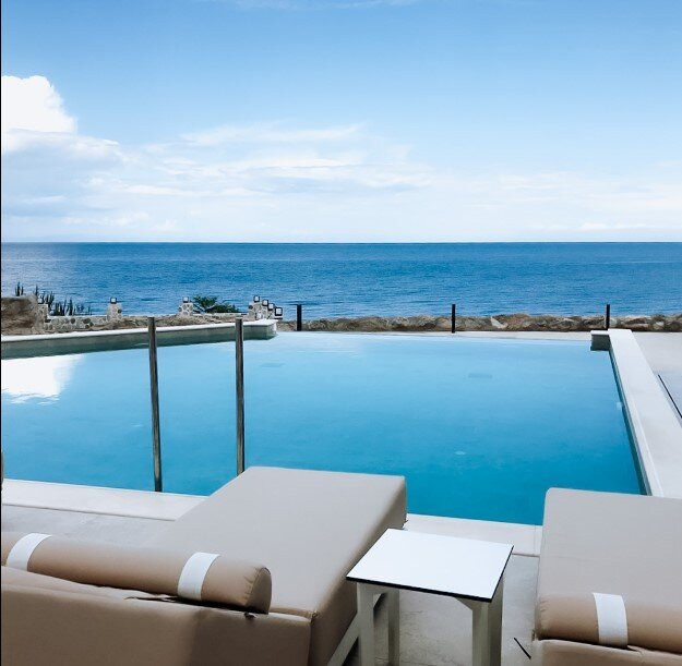 Vrontou酒店住宿-Akrotiri Olympus Luxury Suites