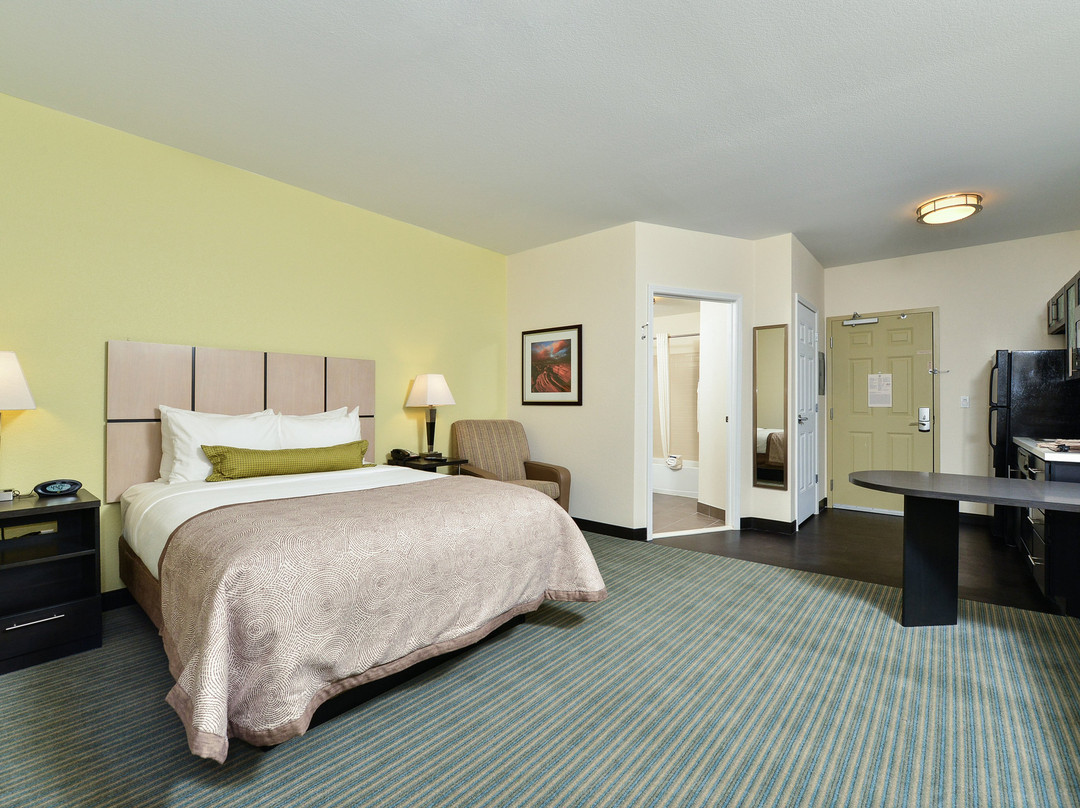 莫纳汉斯坎德伍德套房酒店主图